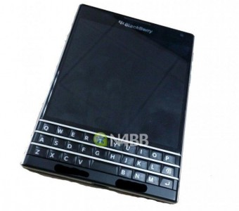 BlackBerry Q30