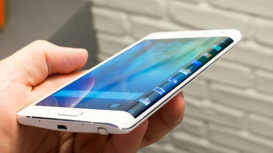 Samsung Galaxy Note Edge vs Note 4, le comparatif