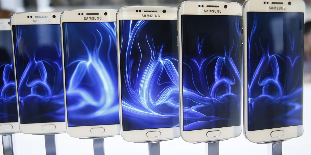A row of Galaxy S6 edge smartphones are seen on display after the Samsung Galaxy Unpacked event in Barcelona