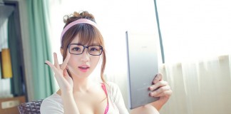 tablet asian girl