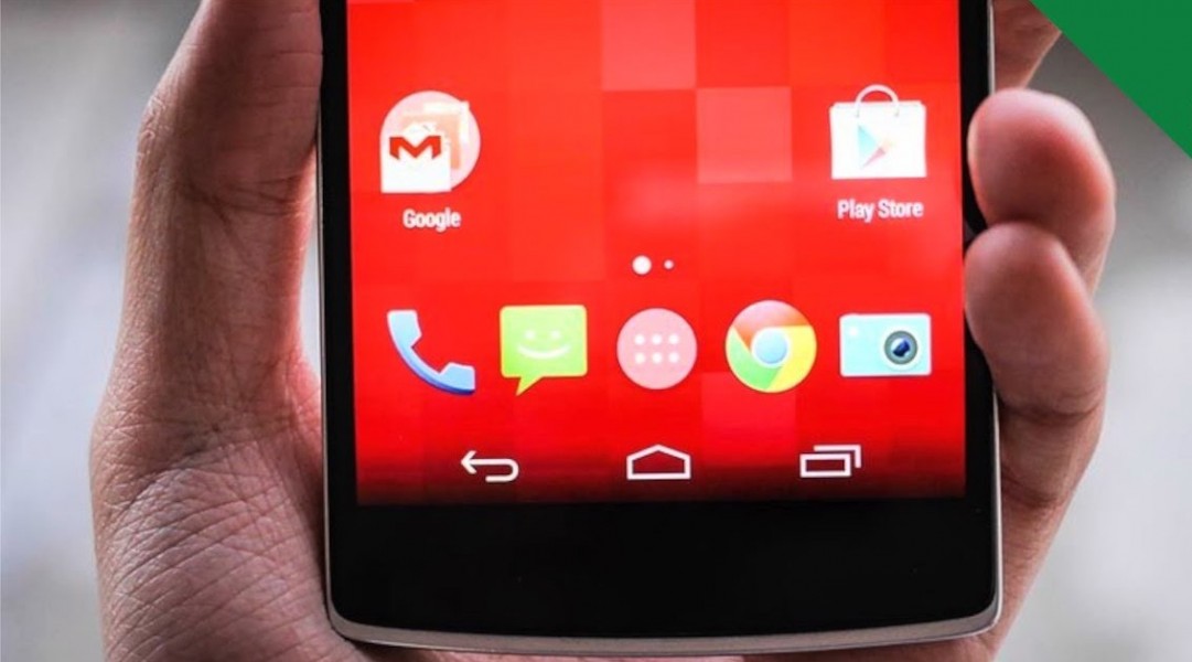 oneplus two dans une main