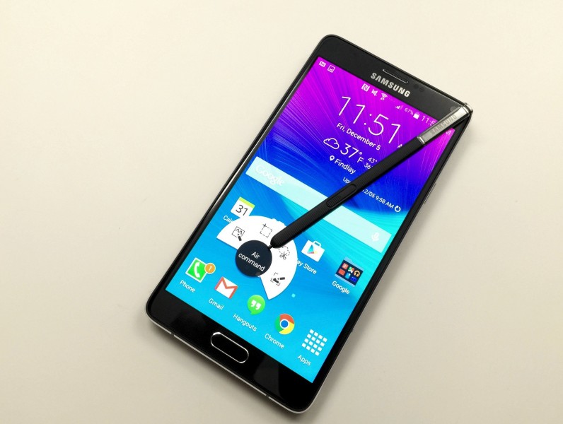 Samsung Galaxy Note 4 fond blanc