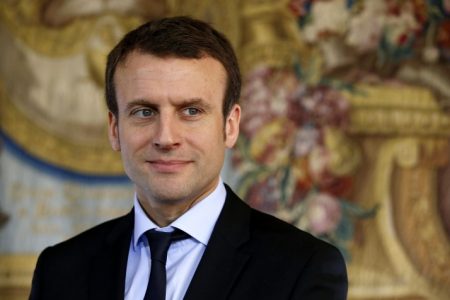 Macron 450x300 - Emmanuel Macron voudrait mettre plus d'accent sur la 4G et réduire le rôle de la fibre optique