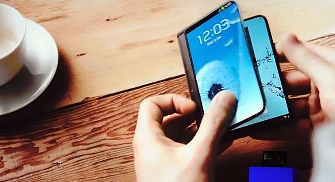 Galaxy X : le smartphone pliable de Samsung ne sera pas lancé cette année