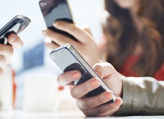 Forfait mobile : le top 5 des meilleures offres sans engagement Smartphone utilisateur