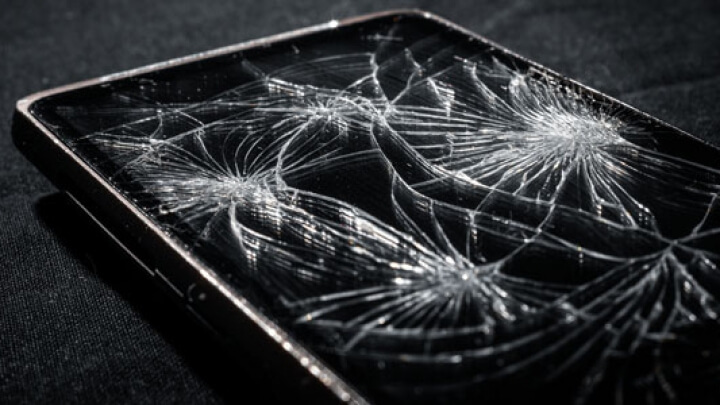 Smartphones : les écrans capables de s’auto-réparer bientôt une réalité ?
