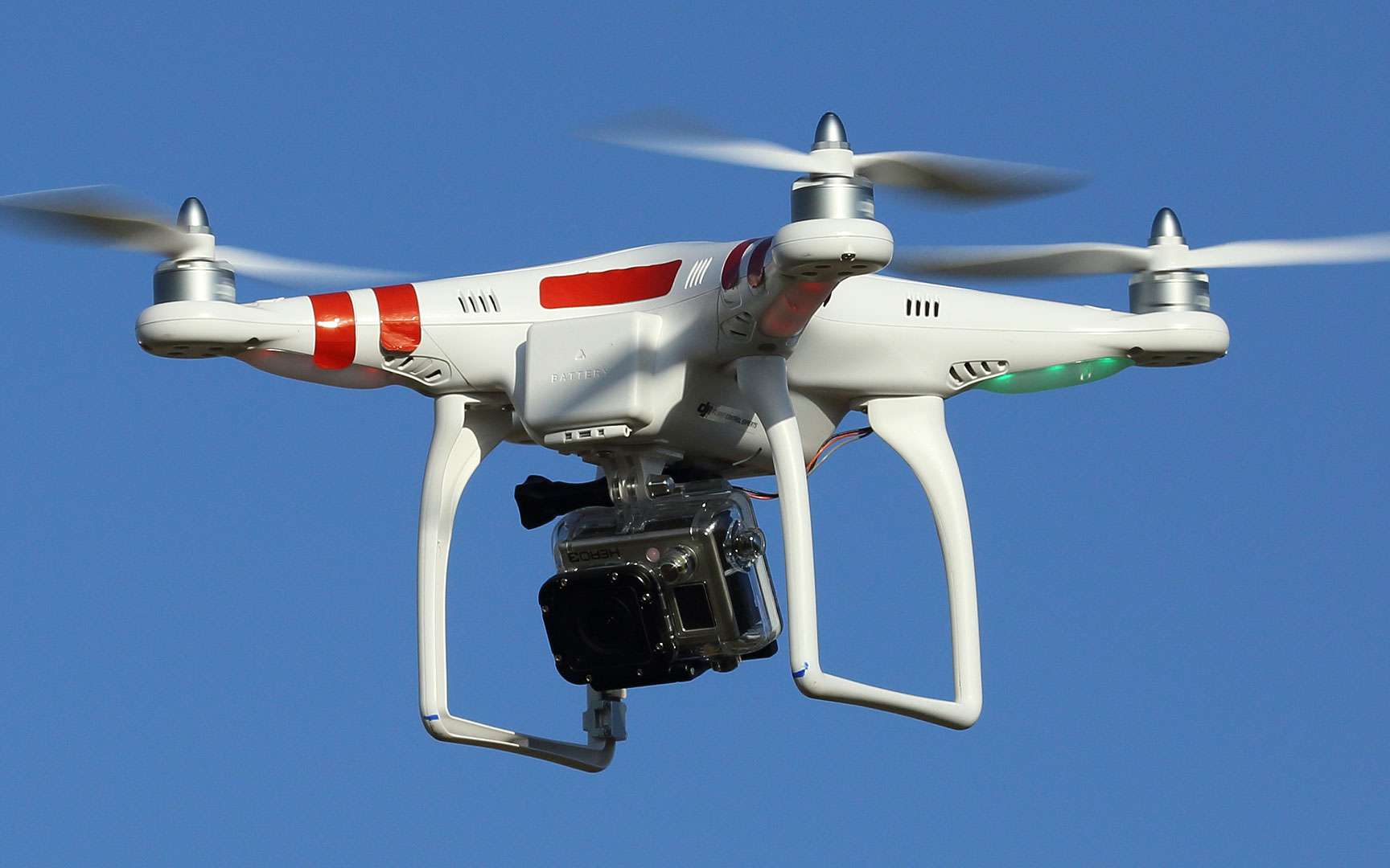 Des drones fonctionnant avec l’IA pour tuer sont développés !