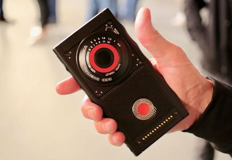 RED Hydrogen One : un smartphone holographique avec une caméra 8K 3D !