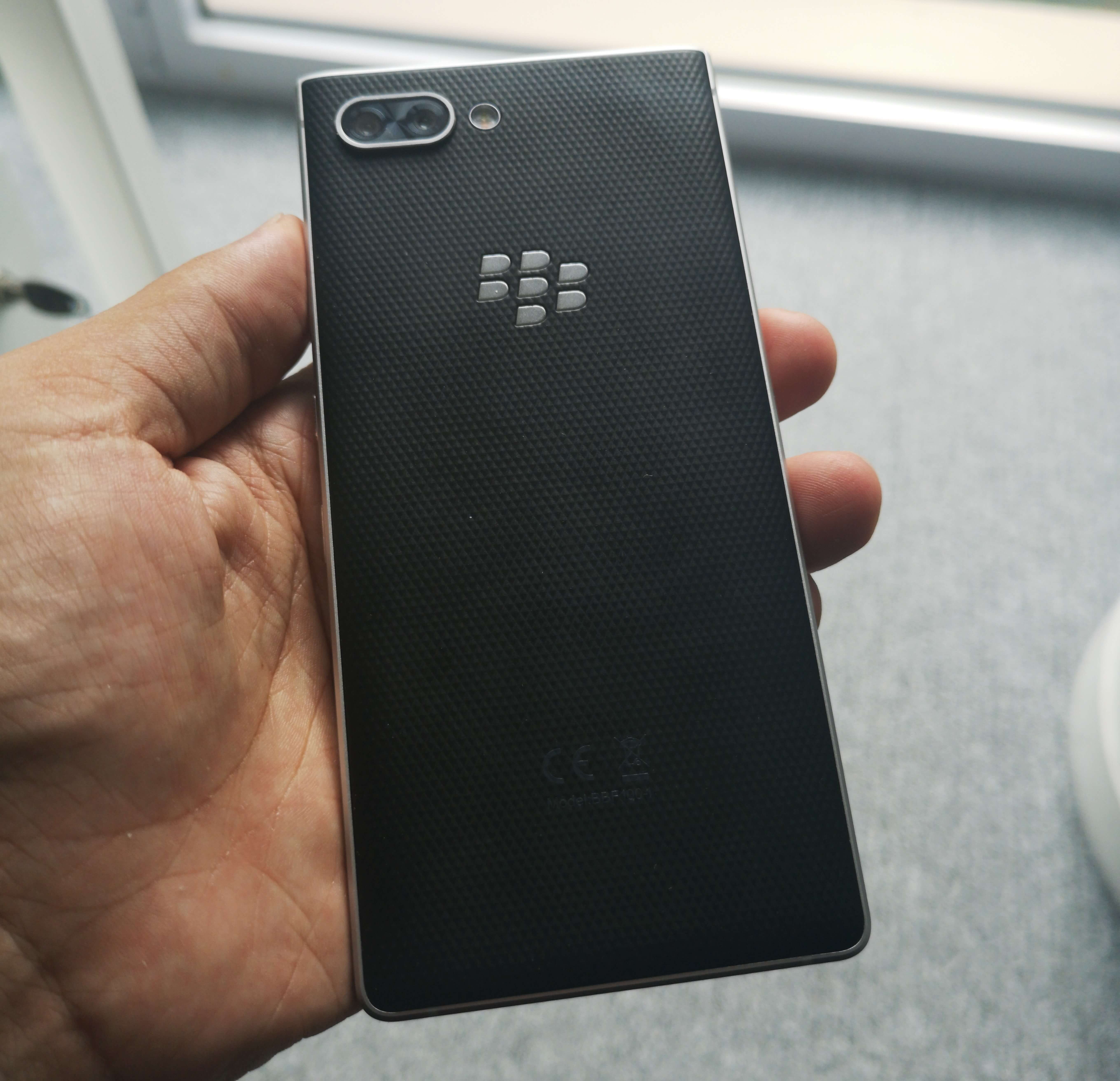 Le dos du BlackBerry KEY2 est sublime !