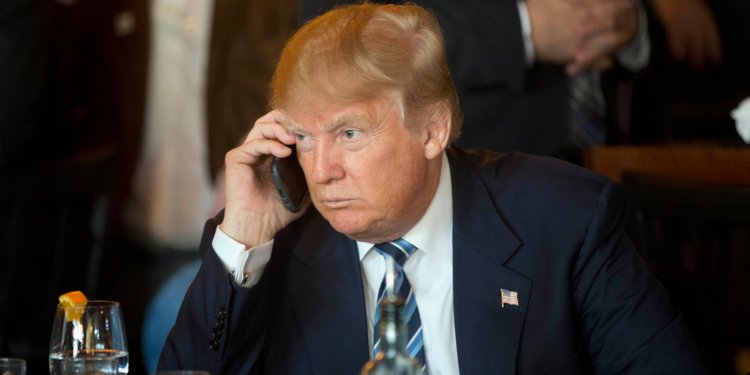 Les iPhone "sécurisés" de Trump mis sur écoute par la Russie et la Chine