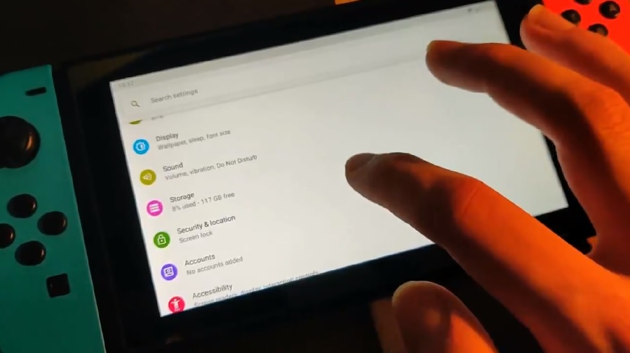 Vidéo : quand deux développeurs portent Android Q sur la Nintendo Switch