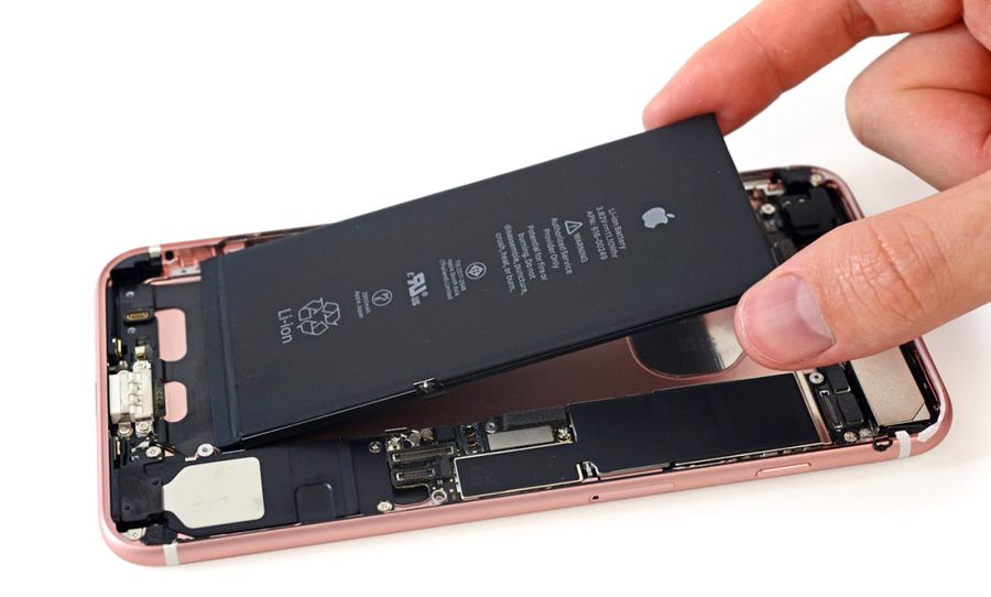 Apple : il est désormais possible de faire réparer un iPhone dont la batterie n’est pas d’origine