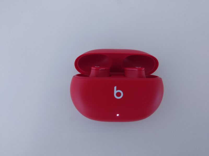 Beats Studio Buds 3 800x600 - Test des Beats Studio Buds : les meilleurs écouteurs sans fil pour Android et iPhone